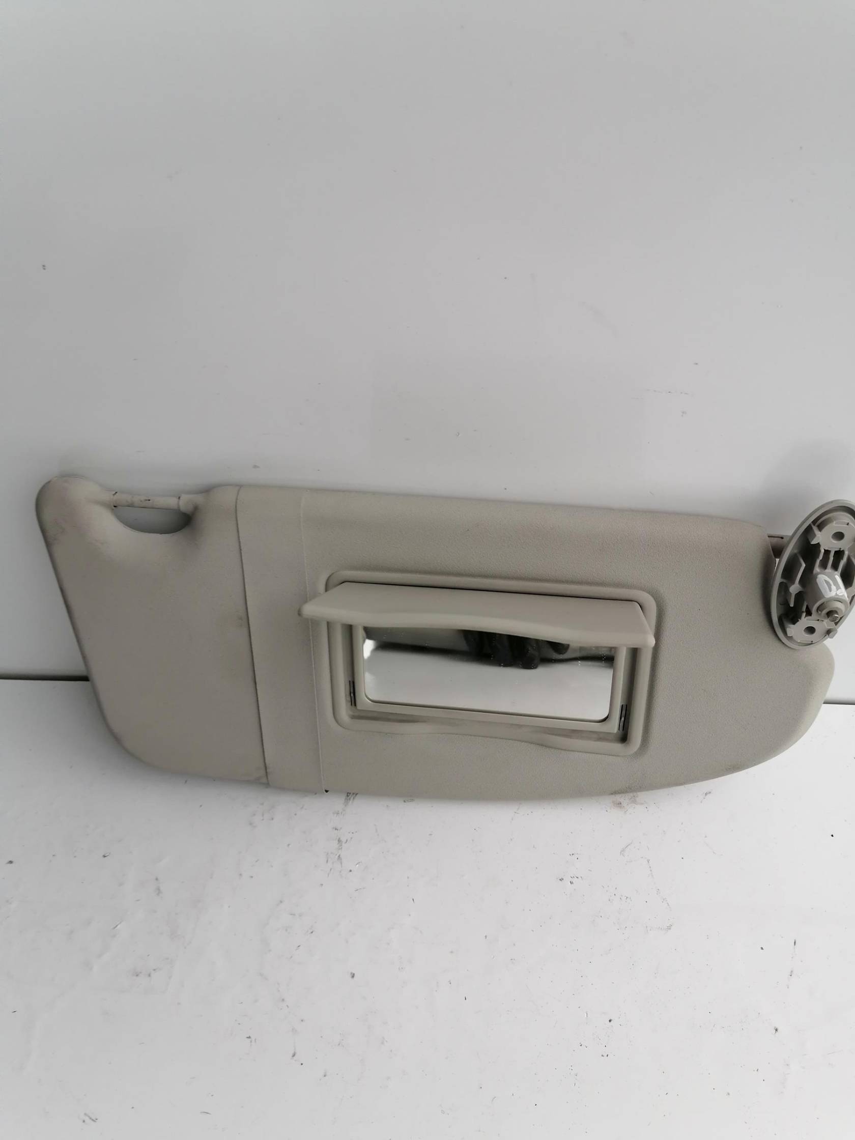 Aletta parasole parabrezza dx.